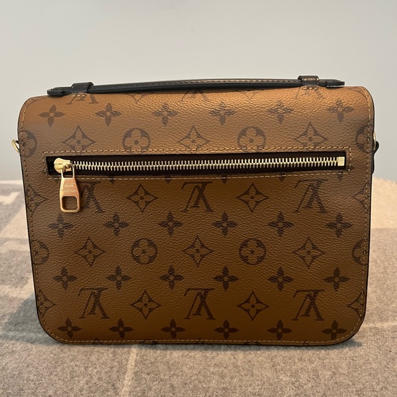 **SOLD** LOUIS VUITTON POCHETTE METIS - Picture 2 of 12